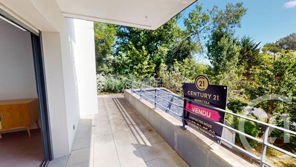 Appartement F2 à vendre  2 pièces - 43 m 2   BIARRITZ  - 64