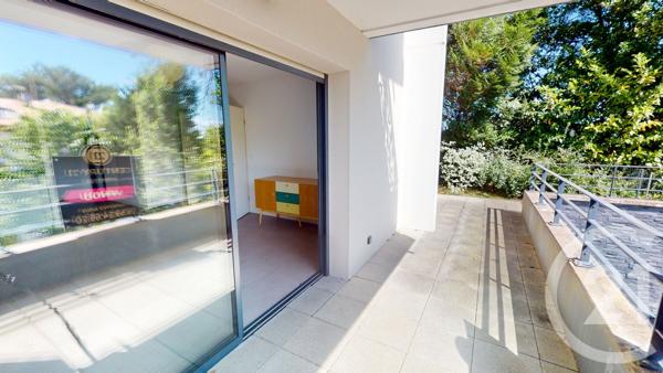 Appartement F2 à vendre  2 pièces - 43 m 2   BIARRITZ  - 64