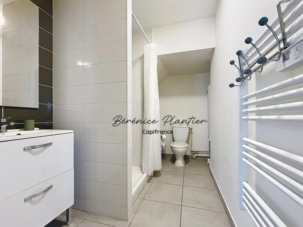 Appartement rénové avec deux espaces de vie indépendants