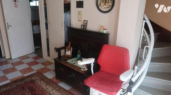 Entre la gare et Les Minimes, ds quartier calme, PAVILLON +110m2 hab, comprenant :
. en RC : e...