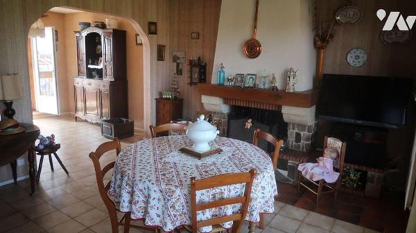 Entre la gare et Les Minimes, ds quartier calme, PAVILLON +110m2 hab, comprenant :
. en RC : e...