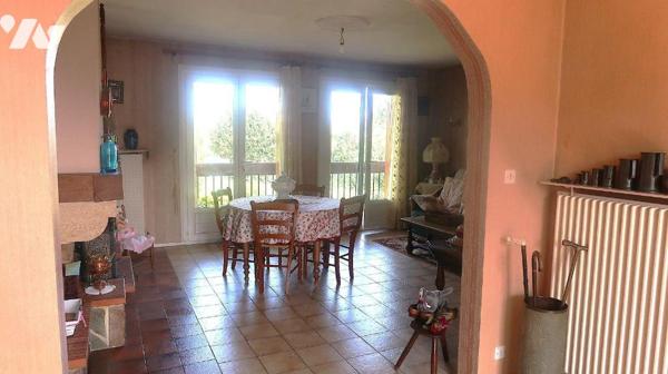 Entre la gare et Les Minimes, ds quartier calme, PAVILLON +110m2 hab, comprenant :
. en RC : e...