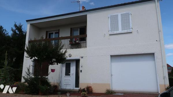 Entre la gare et Les Minimes, ds quartier calme, PAVILLON +110m2 hab, comprenant :
. en RC : e...