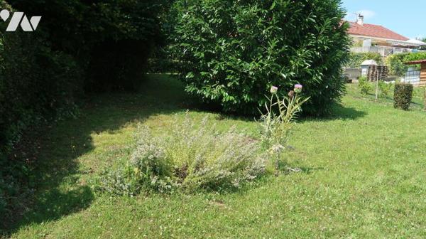 Entre la gare et Les Minimes, ds quartier calme, PAVILLON +110m2 hab, comprenant :
. en RC : e...