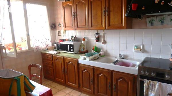 Entre la gare et Les Minimes, ds quartier calme, PAVILLON +110m2 hab, comprenant :
. en RC : e...