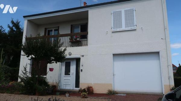 Entre la gare et Les Minimes, ds quartier calme, PAVILLON +110m2 hab, comprenant :
. en RC : e...