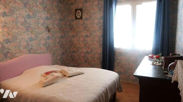 Entre la gare et Les Minimes, ds quartier calme, PAVILLON +110m2 hab, comprenant :
. en RC : e...