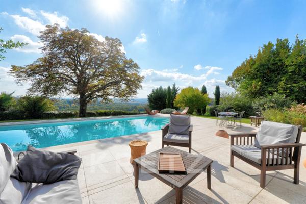 Ferme rénovée 9 pièces, piscine, vue Pyrénées & campagne