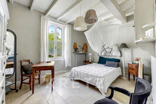 Ferme rénovée 9 pièces, piscine, vue Pyrénées & campagne