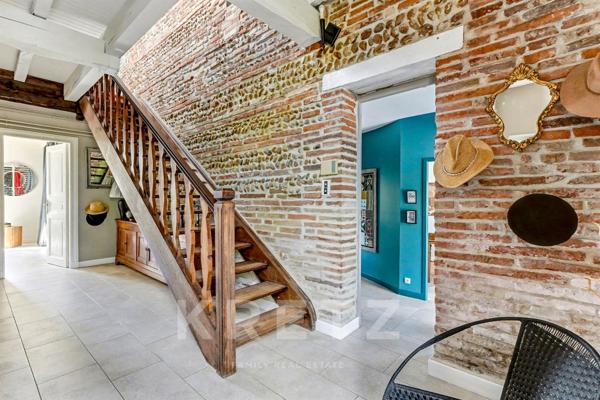 Ferme rénovée 9 pièces, piscine, vue Pyrénées & campagne