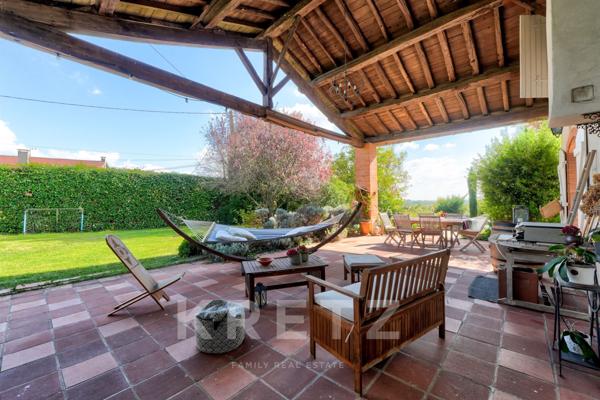 Ferme rénovée 9 pièces, piscine, vue Pyrénées & campagne