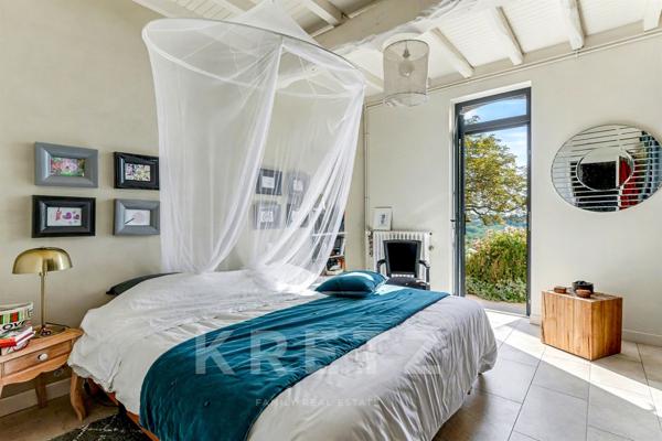 Ferme rénovée 9 pièces, piscine, vue Pyrénées & campagne