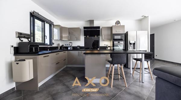 VENTABREN  MAISON  PLAIN PIED  137 m²  T5  PISCINE  TERRAIN 945 m²  877 000 
