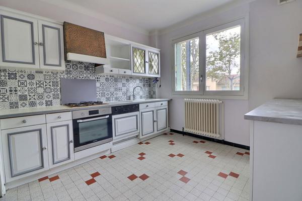 Appartement 80 m2 3 pieces Lyon 8eme Secteur Santy