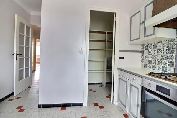 Appartement 80 m2 3 pieces Lyon 8eme Secteur Santy