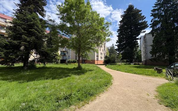 Appartement à vendre    4 pièces • 88,57 m2 Pau