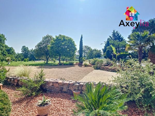Roanne (42300) A VENDRE - 15MIN DE ROANNE - BELLE MAISON RÉNOVÉE AVEC QUATRE CHAMBRES, GRAND TERRAIN, ÉTANG ET PISCINE