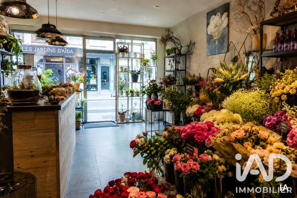 Cadeaux, Fleurs​ à vendre 62 m² Thuir