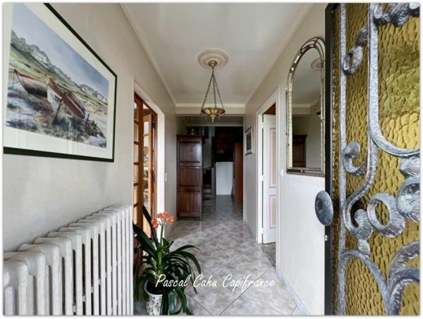 Pavillon sur sous-sol de 200 M², 6 chambres, 3 garages, terrain de 1500 m²