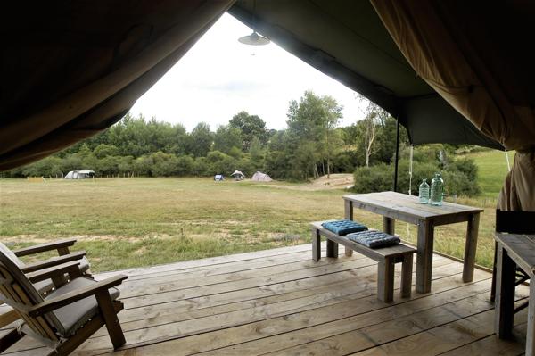 SOUS COMPROMIS - Couleuvre – Petit CAMPING à thème avec maison et granges sur 3 ha 77 Couleuvre (03320)