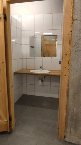 SOUS COMPROMIS - Couleuvre – Petit CAMPING à thème avec maison et granges sur 3 ha 77 Couleuvre (03320)