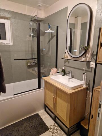 Maison et grand terrain constructble