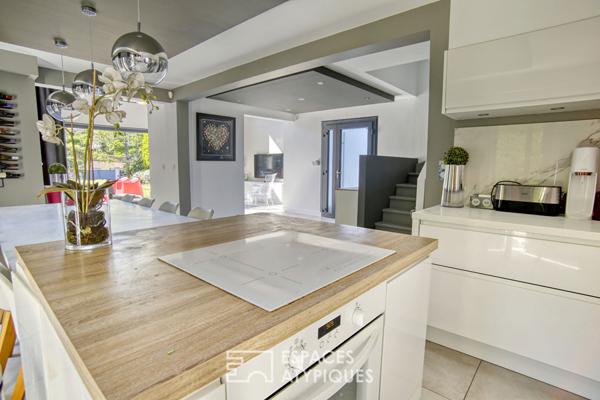 Maison contemporaine sur les hauteurs de Collonges-au-Mont d’Or