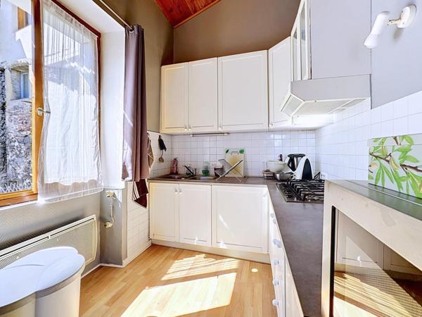 Voiron centre, duplex avec balcon sud à l'arrière de la rue Grande