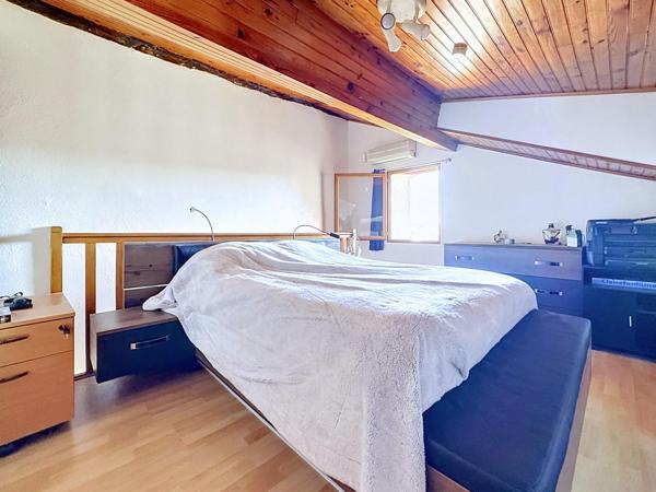 Voiron centre, duplex avec balcon sud à l'arrière de la rue Grande