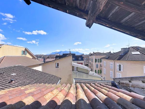 Voiron centre, duplex avec balcon sud à l'arrière de la rue Grande