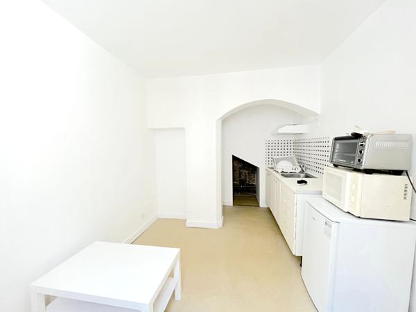A VENDRE IMMEUBLE DE 4 APPARTEMENTS - BORDEAUX PLACE PAUL DOUMER , Bordeaux A VENDRE IMMEUBLE DE 4 APPARTEMENTS - BORDEAUX PLACE PAUL DOUMER , Bordeaux