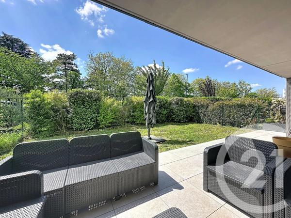 Appartement F3 à vendre  3 pièces - 60 m 2   ST PRIEST  - 69