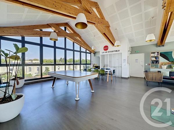 Appartement F3 à vendre  3 pièces - 60 m 2   ST PRIEST  - 69