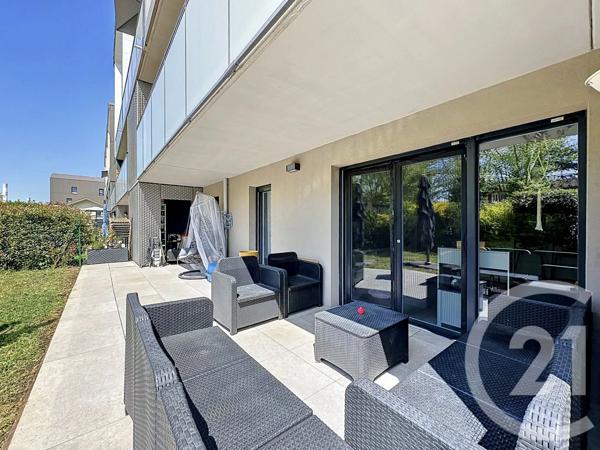 Appartement F3 à vendre  3 pièces - 60 m 2   ST PRIEST  - 69