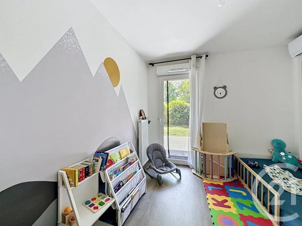 Appartement F3 à vendre  3 pièces - 60 m 2   ST PRIEST  - 69