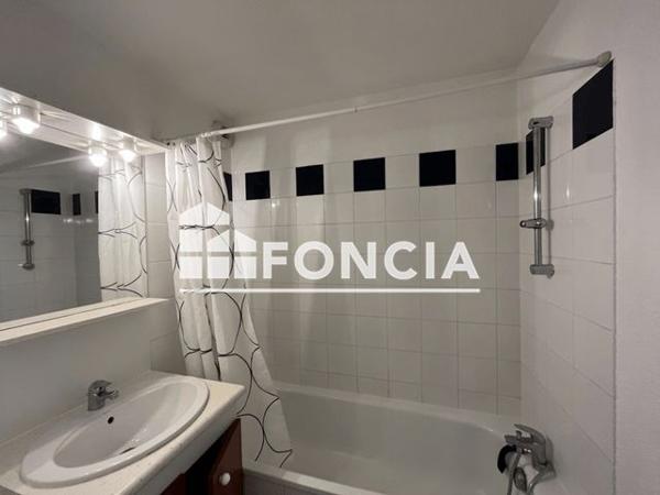 Location Appartement meublé 2 pièces 43 m² - 108 BIS COURS SAINT LOUIS Bordeaux 33300