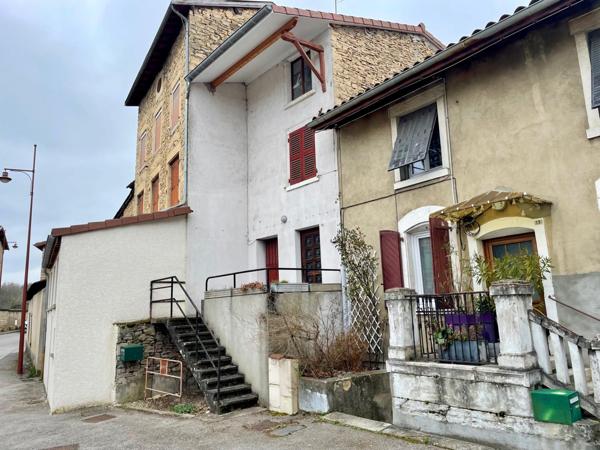 Maison de ville à rénover avec terrasse, dépendance et jardin – Saint-Alban-de-Roche
