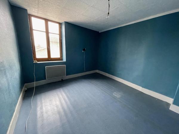 Maison de ville à rénover avec terrasse, dépendance et jardin – Saint-Alban-de-Roche