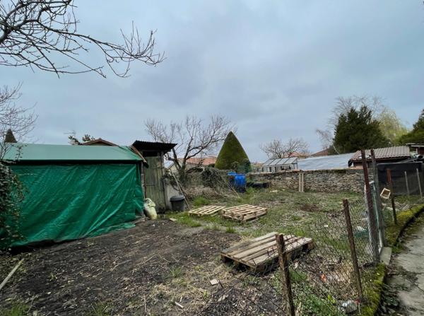 Maison de ville à rénover avec terrasse, dépendance et jardin – Saint-Alban-de-Roche