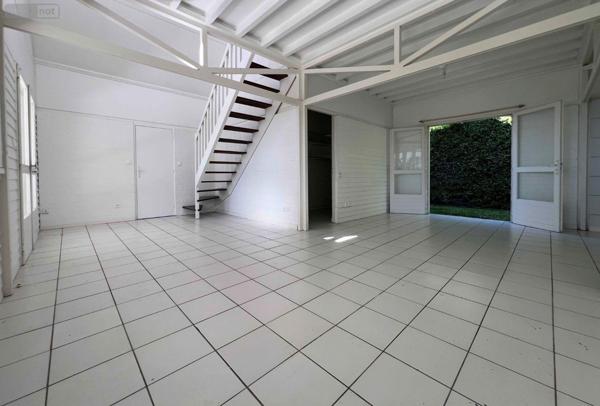 Maison à vendre à La-Montagne à la Réunion (97417), ref : 97405/152   
La Montagne