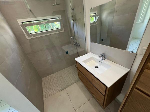 Maison à vendre à La-Montagne à la Réunion (97417), ref : 97405/152   
La Montagne