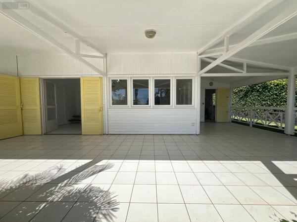 Maison à vendre à La-Montagne à la Réunion (97417), ref : 97405/152   
La Montagne