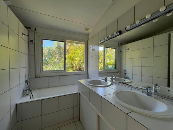 Maison à vendre à La-Montagne à la Réunion (97417), ref : 97405/152   
La Montagne