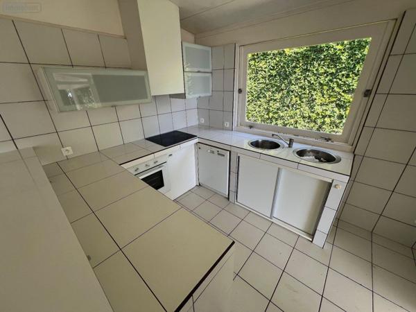 Maison à vendre à La-Montagne à la Réunion (97417), ref : 97405/152   
La Montagne