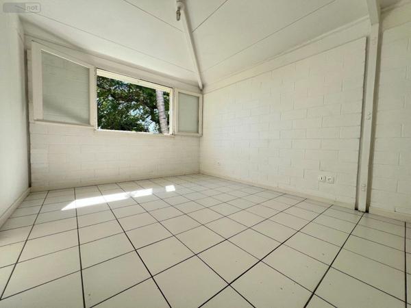 Maison à vendre à La-Montagne à la Réunion (97417), ref : 97405/152   
La Montagne