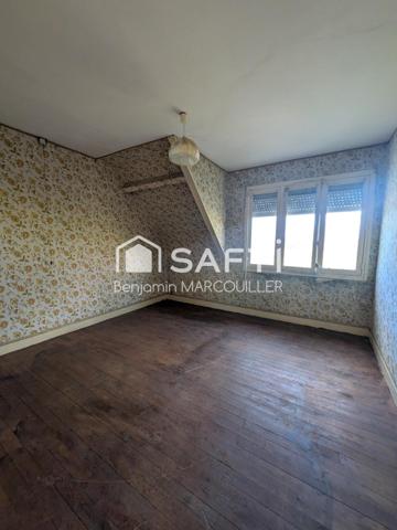 Ensemble avec un fort potentiel à rénover sur un terrain de 6 500 m2