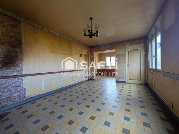 Ensemble avec un fort potentiel à rénover sur un terrain de 6 500 m2