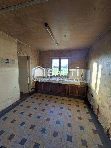 Ensemble avec un fort potentiel à rénover sur un terrain de 6 500 m2