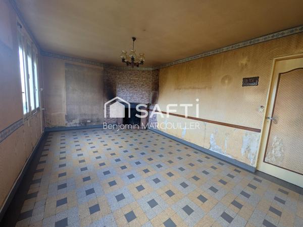 Ensemble avec un fort potentiel à rénover sur un terrain de 6 500 m2