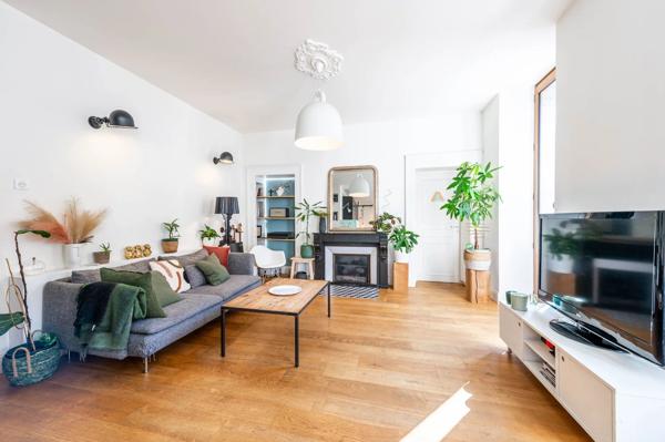 Annecy centre-ville T3 de charme rénové avec balcon.